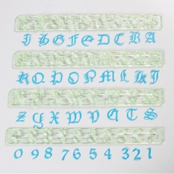 FMM - Tappit Alphabet Old English 2,5 cm (1)