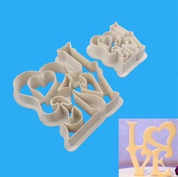 Others - Plastic cutter set LOVE