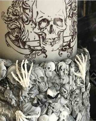 Mesh Stencil; Retro Skulls