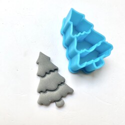 Paku Malzeme - 3D-Plastic mini cutter PINE TREE embossed; 3,5 cms (1)