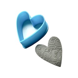 Paku Malzeme - Plastik mini kalıp Tall Heart; 3,0*2,7 cm