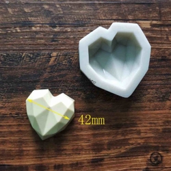 Paku Malzeme - Silicone mold Polygonal Heart; 4,3*4,3 cm