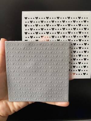 Stencil Hearts in Chain; 11*11 cm